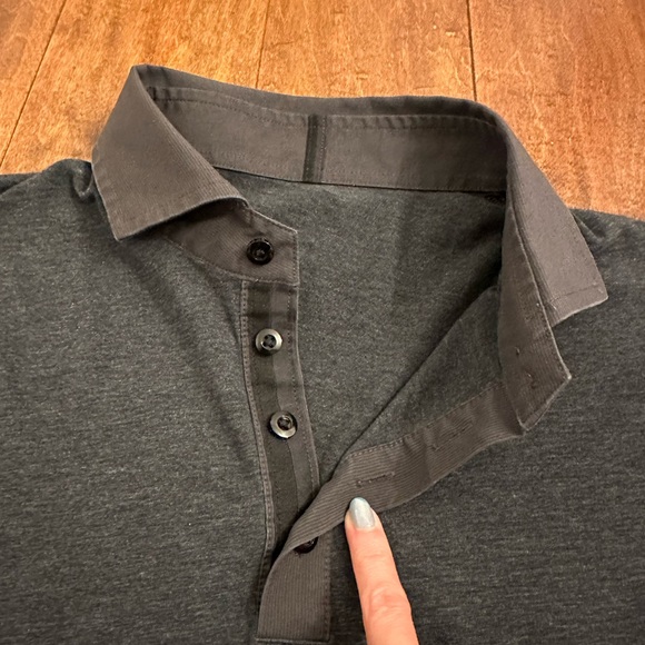Lululemon Charcoal Gray Evolution Short Sleeve Polo Shirt Sz XL - Picture 3 of 7
